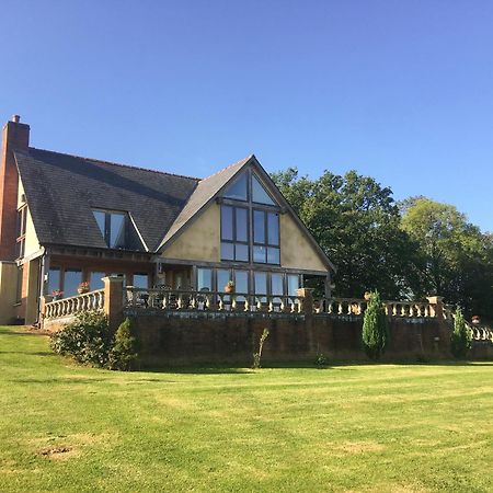 The Grange Villa Dinmore Exterior photo